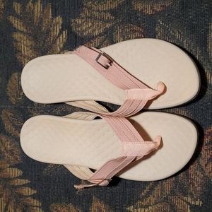 Vionic Pink Flip Flops